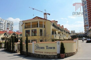 2-к квартира, 74 м², 1/3 эт.